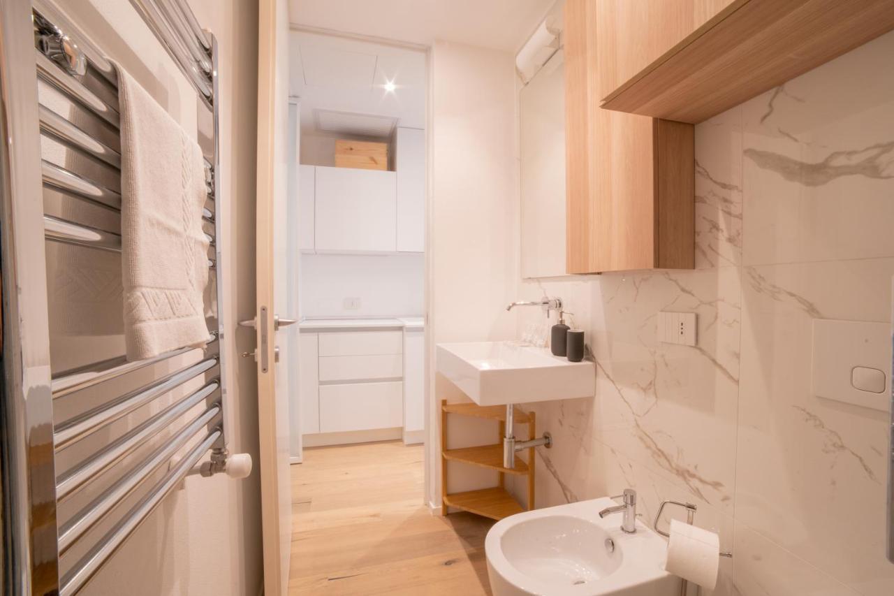 Navigli-Centro-Universita, Amazing New Apartment มิลาน ภายนอก รูปภาพ